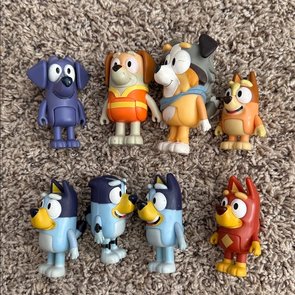 Bluey and Friends Action Figure Set - Picture 2 of 2